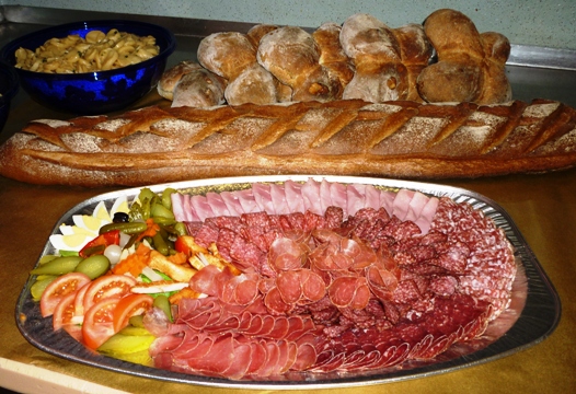 Partyservice Metzgerei Knzli - perfekt arrangierte Fleischplatten / Wurstplatten / Aufschnitt